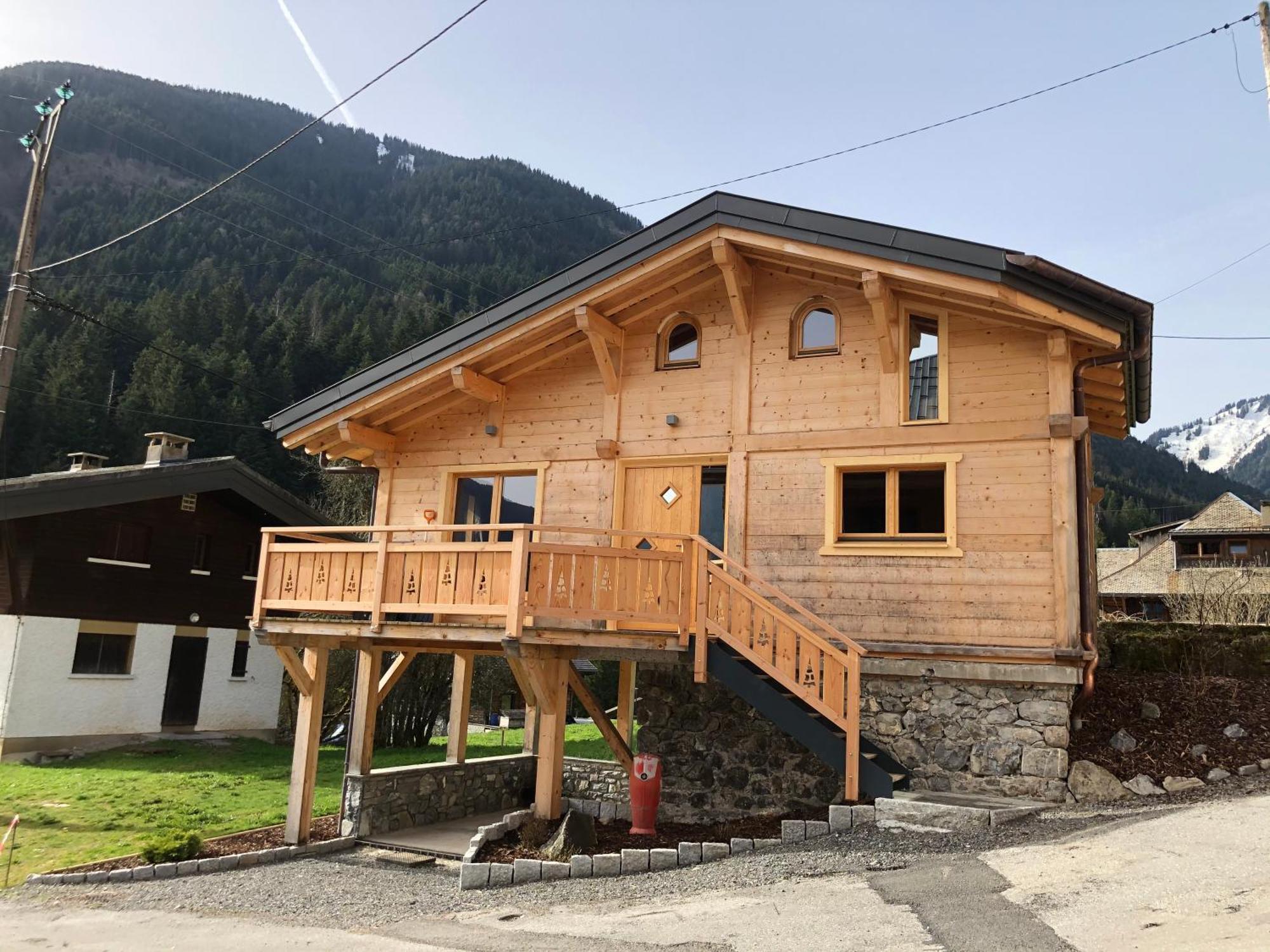 Chalet cosy et moderne vue montagnes Seytroux Extérieur photo